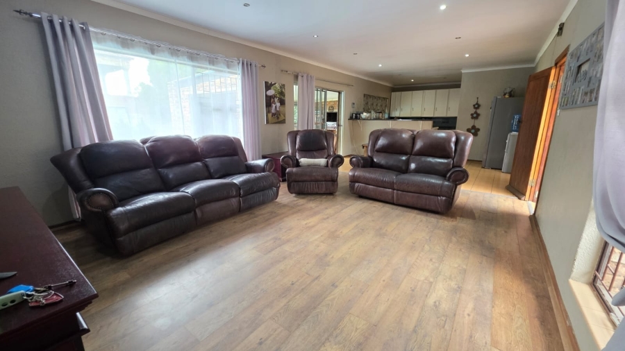 3 Bedroom Property for Sale in La Hoff North West